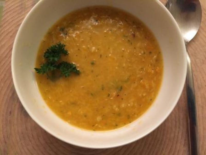 Einfache Kürbis-Linsen-Suppe